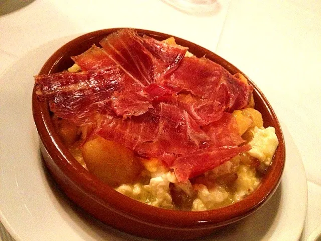 fried broken eggs on potatoes with cured ham|Yvonne C.さん