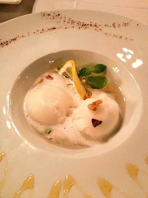 lemon sherbet with flambee rum and mint|Yvonne C.さん