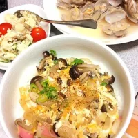 Snapdishの料理写真:木の葉丼とアサリの酒蒸し、カボチャ煮、ポテサラ|よこちさん