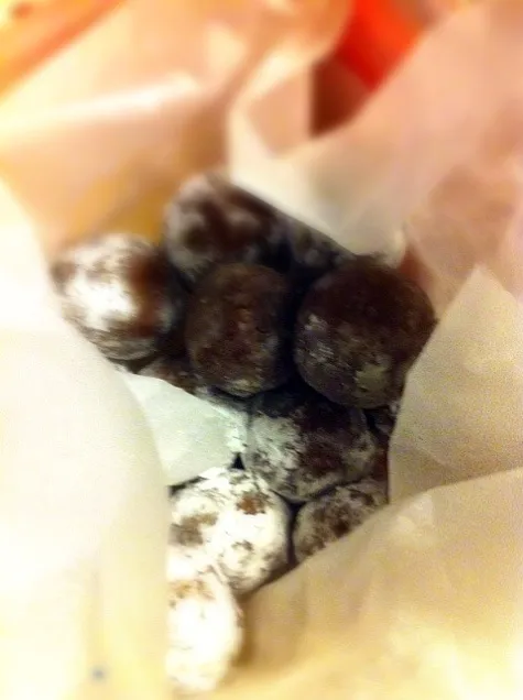 Snapdishの料理写真:Mr. DeMers' Rum Balls|Melohnie Ballewさん