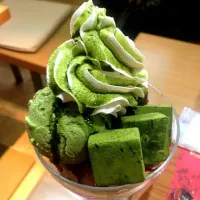 Snapdishの料理写真:抹茶生チョコパフェ|ばるぼんさん