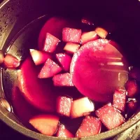 Mulling some holiday wine|Jenn Bussellさん