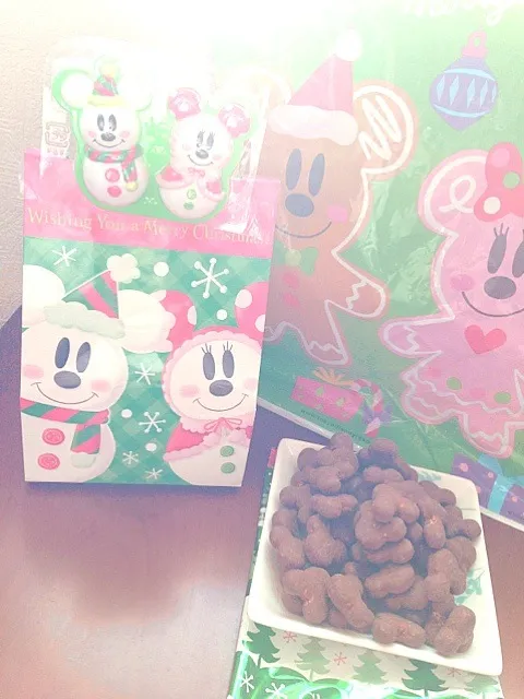 Snapdishの料理写真:Mickey chocolate biscuits🎄ミッキーチョコビスケット|🌈Ami🍻さん