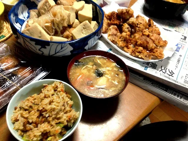 Snapdishの料理写真:納豆炒飯、玉子スープ、から揚げ|なつさん