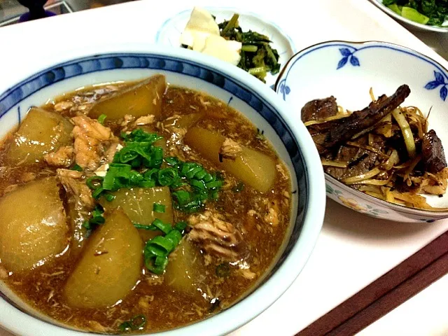 サバ缶と大根の煮物、牛肉と大根の皮＆塩昆布の胡麻油炒め|虎キチ6さん