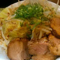 Snapdishの料理写真:飲み会のシメにラーメン……って、この時間に二郎系はきついな(･_･;)|るーさん