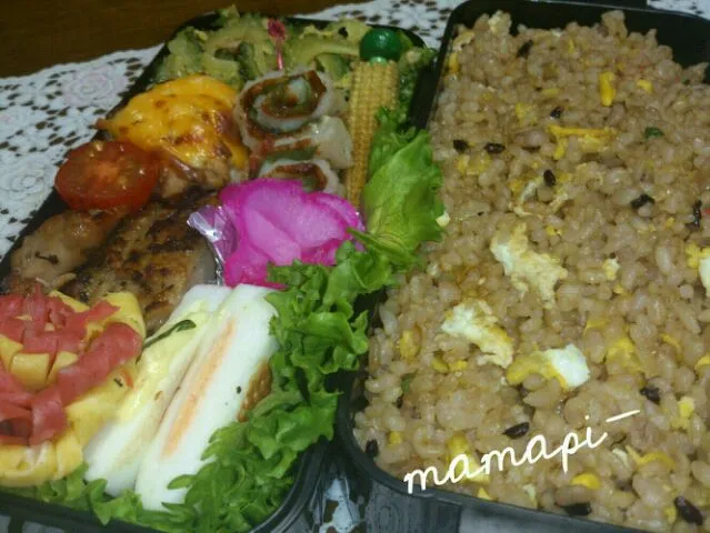 おはようごじゃります(^o^)／~~長男お一人様カニ炒飯弁当☆いよいよ師走ﾃﾞｽﾈ～スーパーも慌ただしくなってきました～ 今日も頑張って来ます(^o^)／~~|katumi  ueharaさん