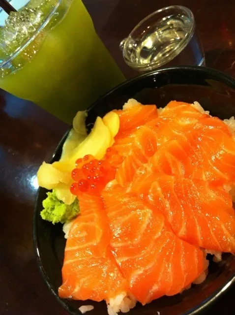 rice with salmon:)|꒰✾꒱˚°꒰ben꒱°˚꒰✾꒱さん