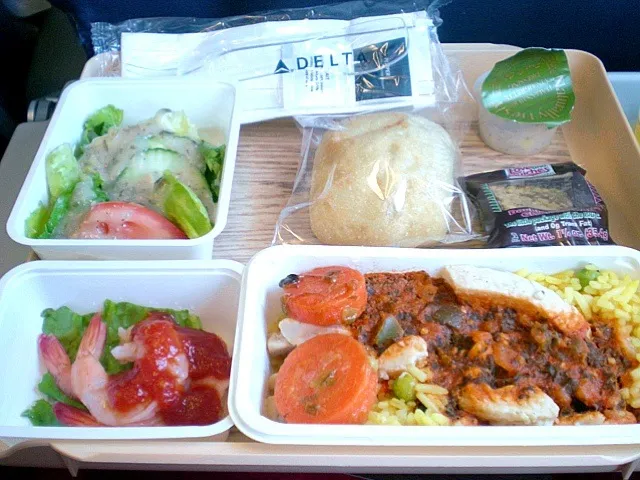 デルタ航空579便の機内食♪|うめこさん