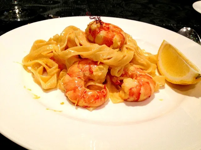 La Mancha Saffron & Tiger Prawns Tagliatelle|nick pornchanaさん