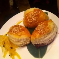 Snapdishの料理写真:叉燒酥/ Dim Sum @ 頤宮，君品酒店. Super yum!!!|bさん