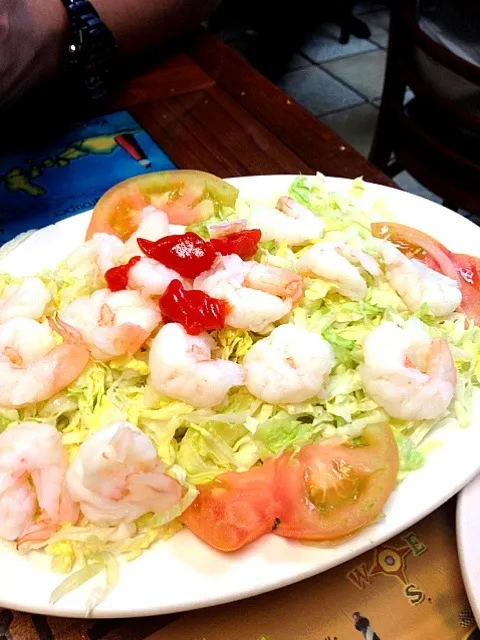 Puerto Sauga Restaurant的Shriamp Salad|vinayakaさん