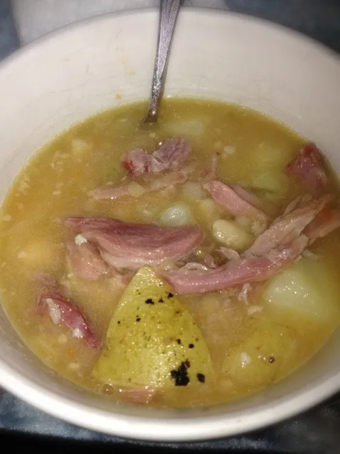 Hubby's Ham and Bean Soup|http://melissasmenu.wordpress.com/さん