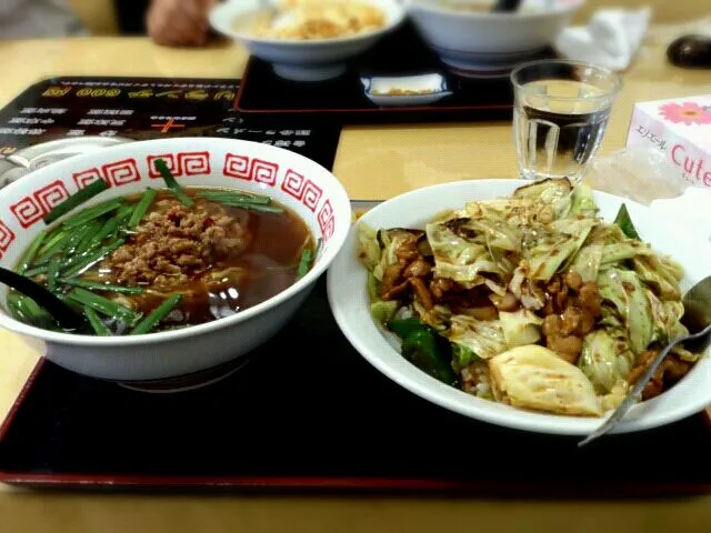 Snapdishの料理写真:台湾ラーメン、回鍋飯|hide☆さん