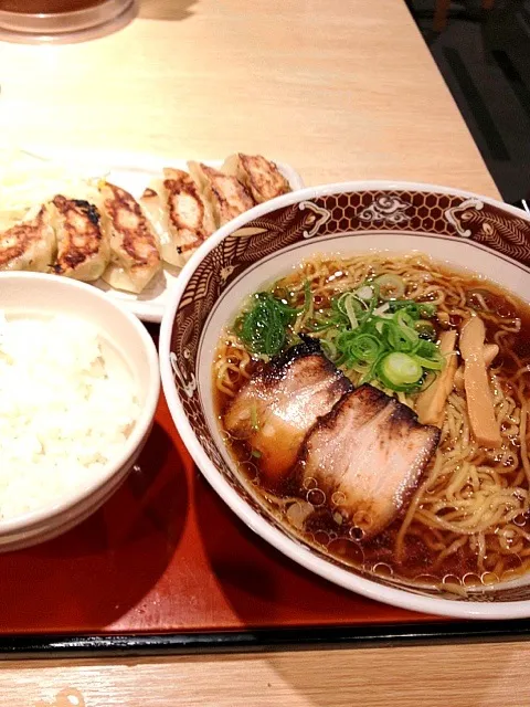 ラーメン餃子定食|へいぞーさん