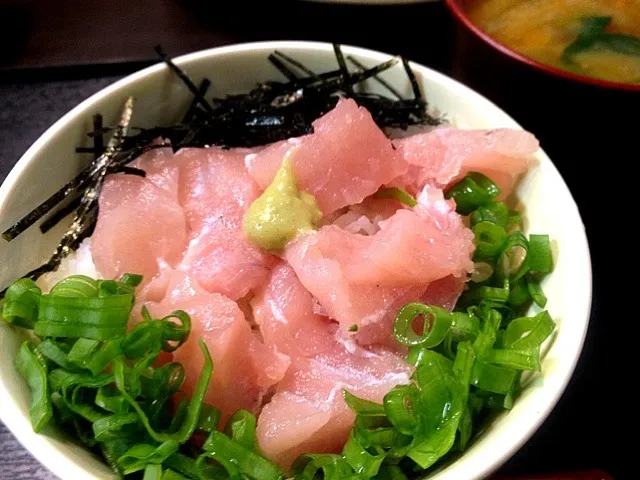 お昼ごはん:マグロ丼！！|piyokoさん