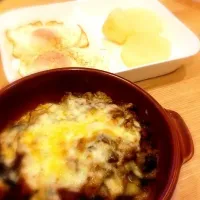 Snapdishの料理写真:じゃがいものミートとチーズ焼き|まゆさん