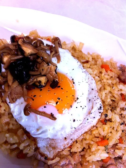 Snapdishの料理写真:Egg and fried rice|toshiさん