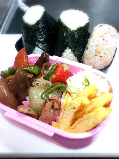 おれの弁当(今日は横着イオンの半額おかず^^;)|ずいさん