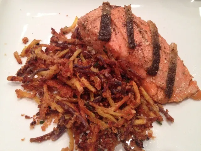 Snapdishの料理写真:Iron Chefed sous vide salmon and julienne potatoes.|Cari Gennarelliさん