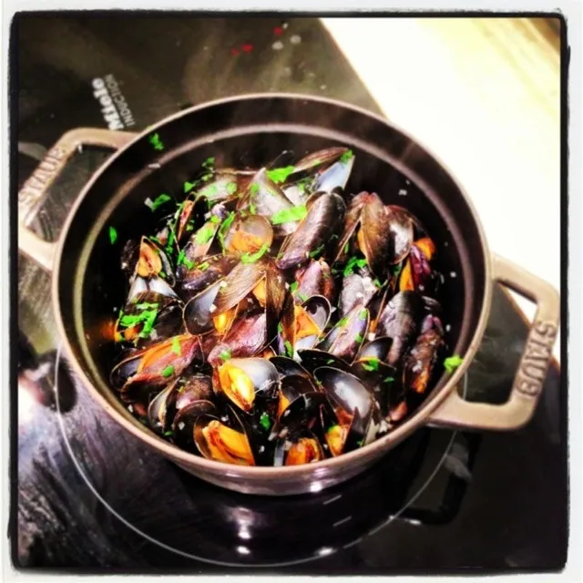 Blue mussels from mont st michel|Anne Wongさん