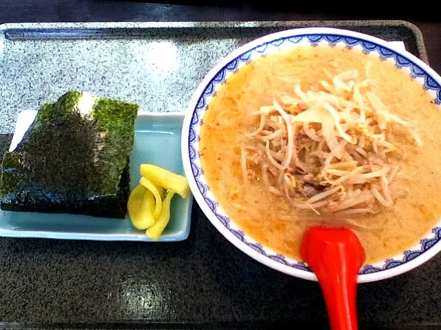 味噌ラーメンおにぎり付|hiyodoriさん