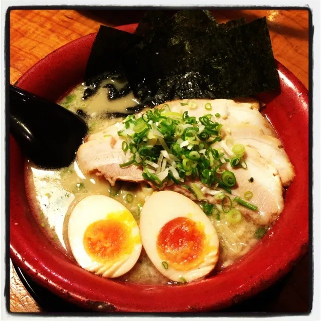 醤油豚骨ラーメン|やっちさん