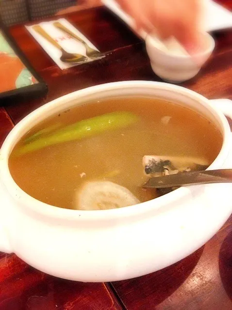 Snapdishの料理写真:Sinigang na tummy ng Bangus :)))|Kamekawaさん