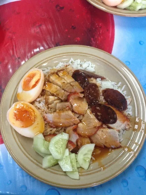 ข้าวหมูแดงหมูกรอบและกุนเชียงเจ้าขาาา|kristayaさん