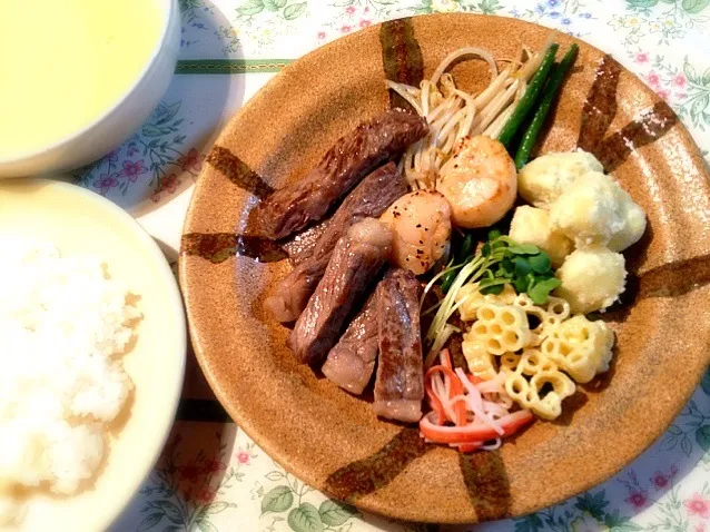 ステーキ定食で〜す*\(^o^)/*|どんぐりさん