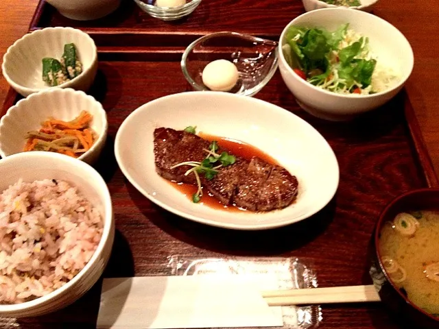 牛肉ステーキランチ|あずさん