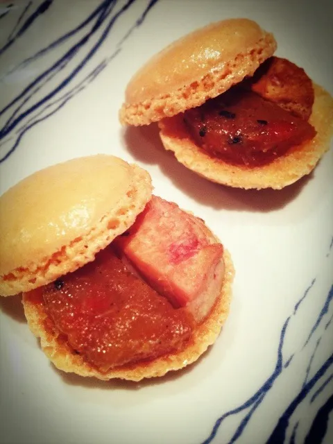 Snapdishの料理写真:Foie gras & Fruit chutney macarons|Prae~*さん