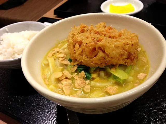 Snapdishの料理写真:また、カレーうどん！桜海老のかき揚げ|TOKOATSUさん