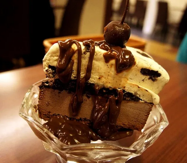 Snapdishの料理写真:Cookies N Cream ice cream cake from Swensen's|Ahmad Nazri Mohamed Naimさん