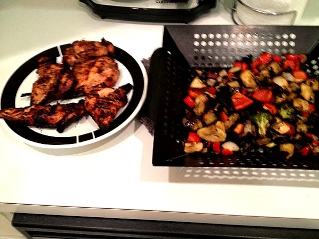 Snapdishの料理写真:Grilled chicken/veggies|kevin hilgendorfさん