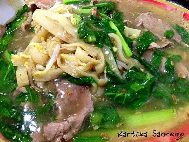 Flat Rice Noodle Poured with Thick Sauce|Kartika Sari Sanregoさん