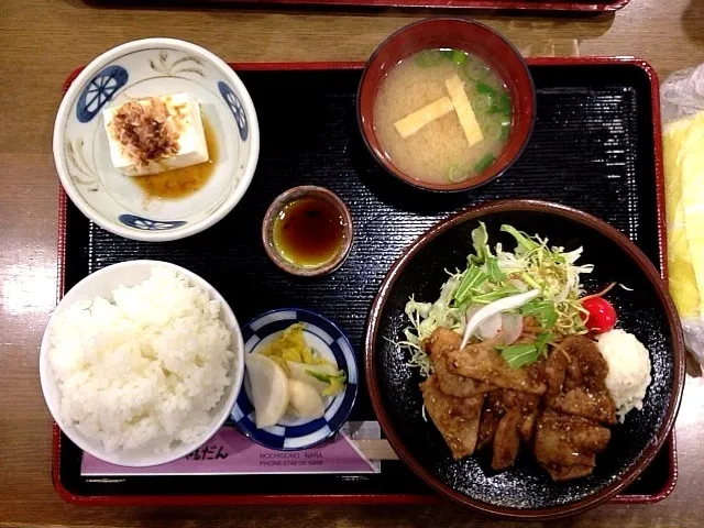 豚のしょうが焼定食|ばーさんさん