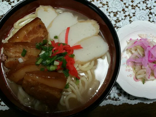 皆様今年沢山のモグモグありがとー♪ごじゃりました～又来年も宜しくお願いします 沖縄そば三枚肉で年越し～皆様良いお年をお迎え下さい(*^^*)|katumi  ueharaさん