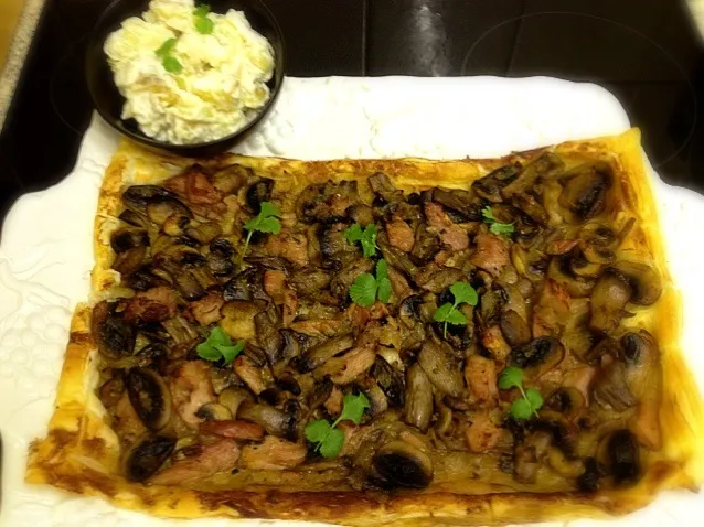 Ham, cheese and mushroom tart with potato salad|Steve Pountneyさん