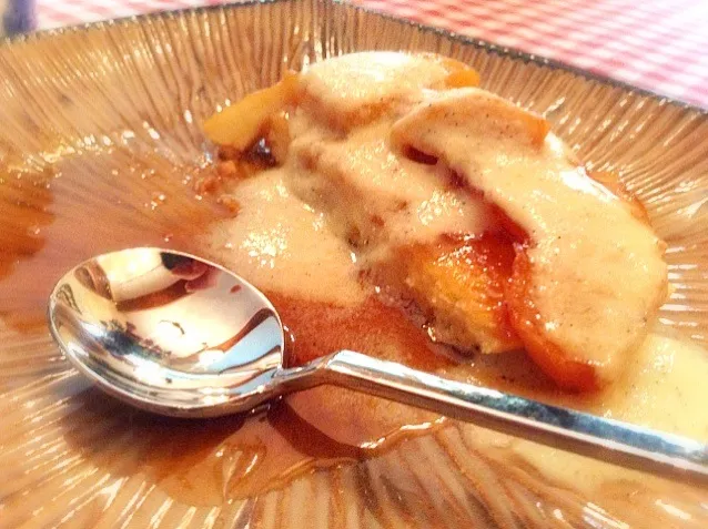 Apple pie with vanilla sauce|shenさん