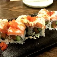 Snapdishの料理写真:salmon maki