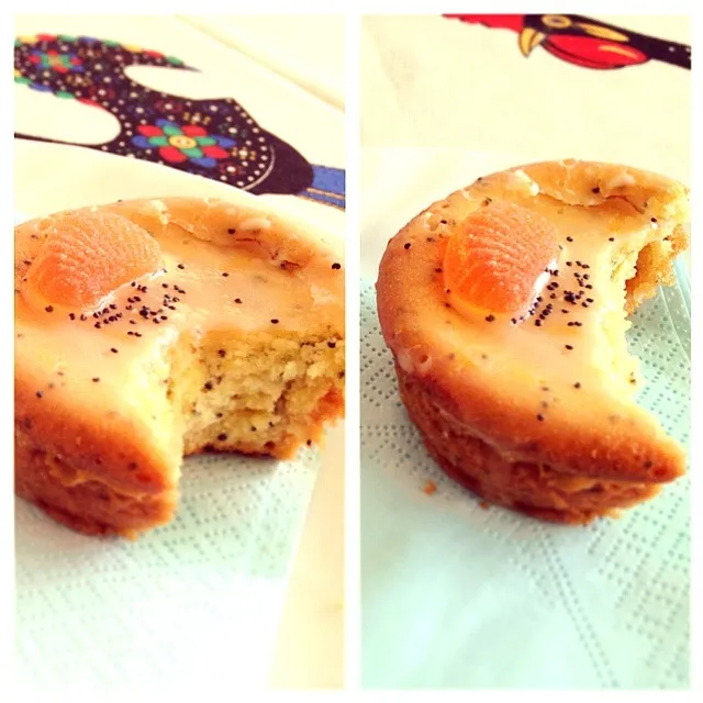 Orange poppy seeds cakes from freshly squeezed orange juice:))) soft and moist!|verisawongさん