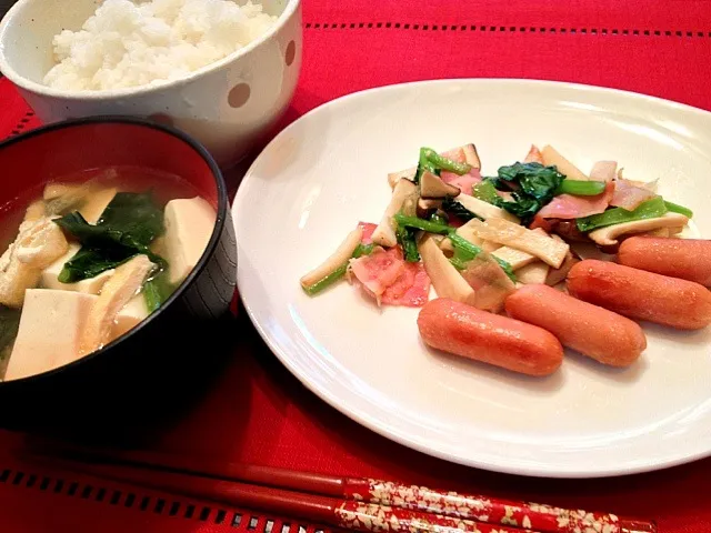 朝ごはん*ベーコン,えりんぎ,小松菜のソテー|ひかるんさん