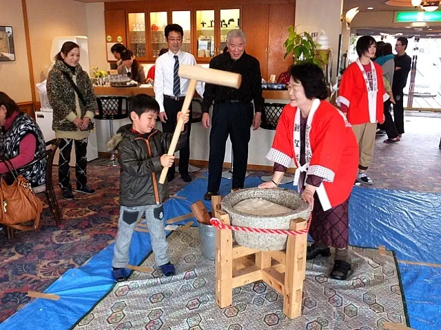 毎年、恒例の餅つき大会♪|岩﨑 正勝さん