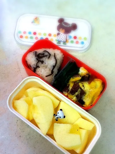 今日のバイト弁当。朝食がいつもより遅めなので、軽食程度のボリュームに。|hoppycowさん