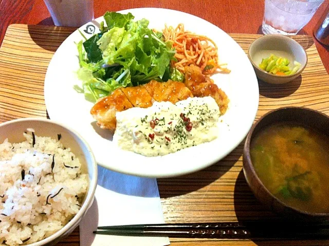 チキン南蛮定食♡♡|たかさきさん