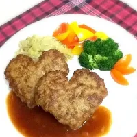 Snapdishの料理写真:♡+♡=❤²ハンバーグ🐮