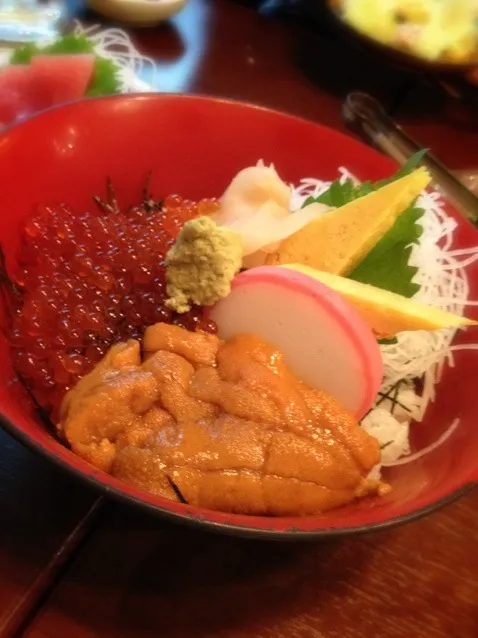 うにいくら丼♪|かえるんさん