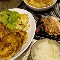 Snapdishの料理写真:今日の夕食。姫路の激ウマ焼豚(お土産）＆ 豆腐ハンバーグと付け合わせ ＆ 白菜と人参と豚肉煮物|DeLiLah TOMO -dyson-さん