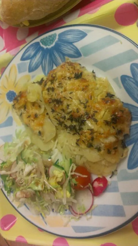 parsnips baked with cheese and a side salad|Dean Haylettさん